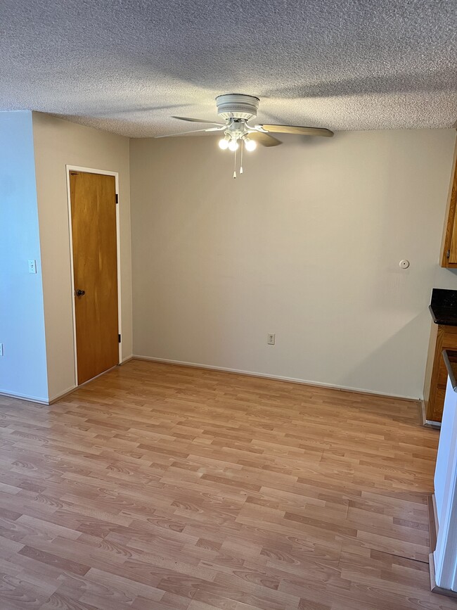 Photo - 3146 Rowena Ave