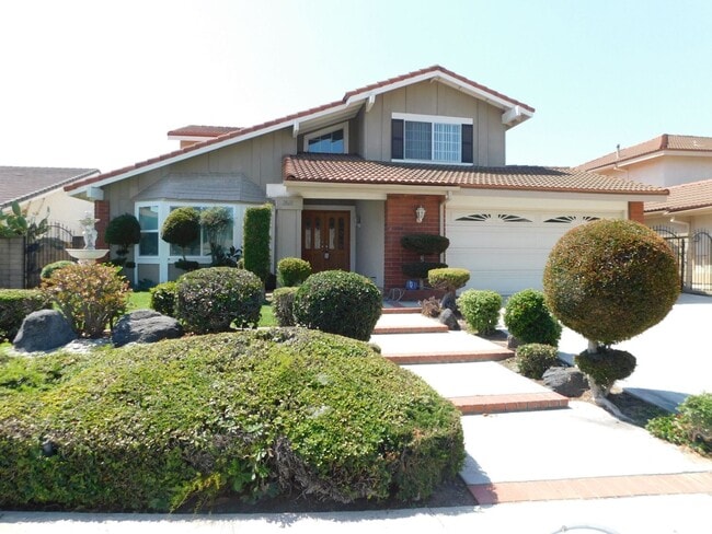 Spacious 4 bedroom 2.5 bath two soty house... - Spacious 4 bedroom 2.5 bath two soty house...