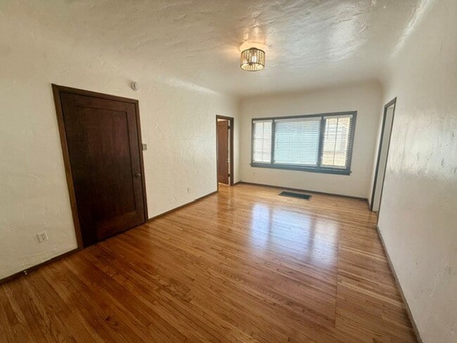 Photo - 1844 E 5th St. #3