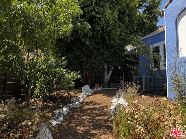 Photo - 2257 Earl St