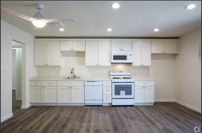 Photo - 1740 Redondo Ave