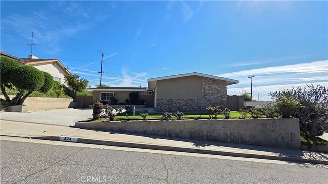 Photo - 824 N 16th St