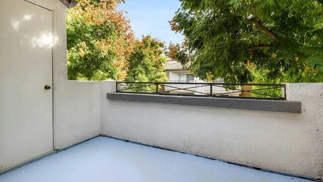 Photo - 23516 Magic Mountain Pkwy Unit 84