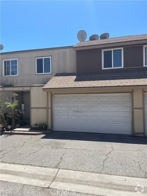 Building Photo - 12828 Ramona Blvd Unit 111 Rental