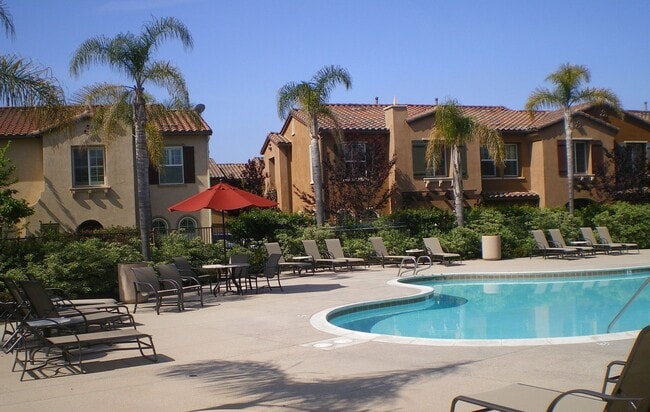 Building Photo - Spacious 4 Bedroom Townhome in Airoso of Carmel Valley