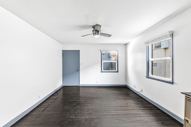 Building Photo - 727 Olive Ave