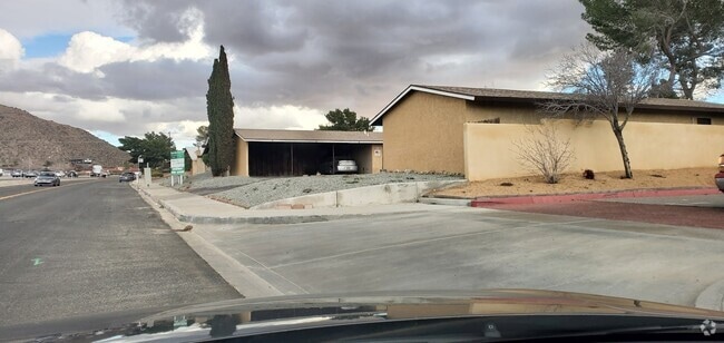 Building Photo - 19211 CA-18 Unit 5 Rental