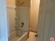 Photo - 1005 W 46th St Unit 4