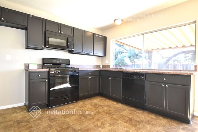 Photo - 2141 E Bessant St