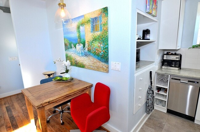 Photo - 1Bd/1Ba Guest house, centrally located.