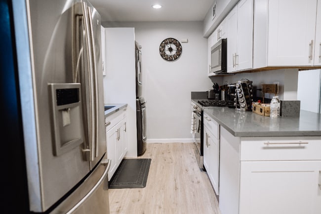 Photo - 11153 Morrison St