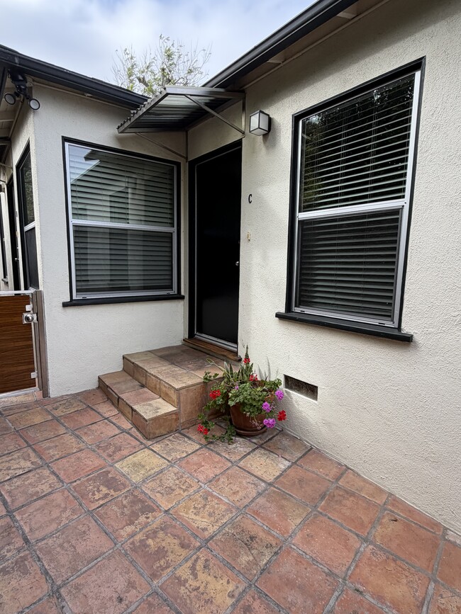 Photo - 733 Pier Ave