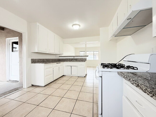 Photo - 12712 Kalnor Ave