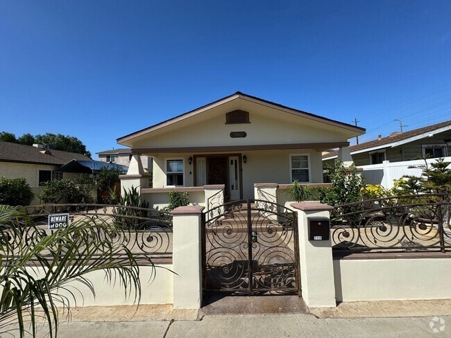 Building Photo - Renovated House for Rent