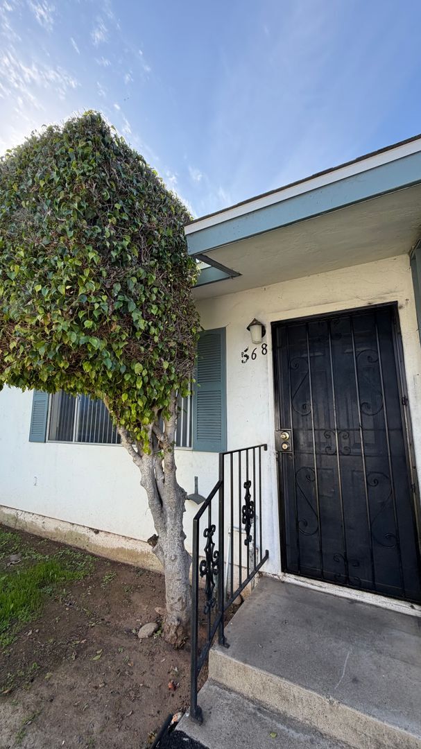 Building Photo - 566-568 7th St