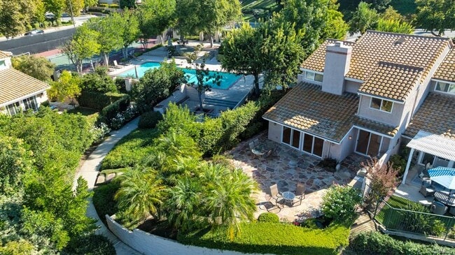 Building Photo - 4410 Park Jazmin