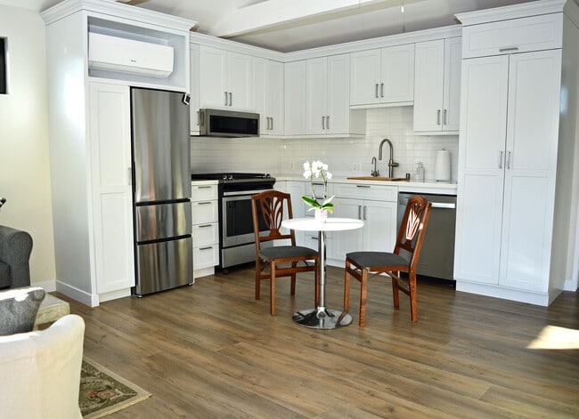 Photo - 6459 Wynkoop St