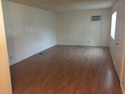 Photo - 117 N Tustin Ave