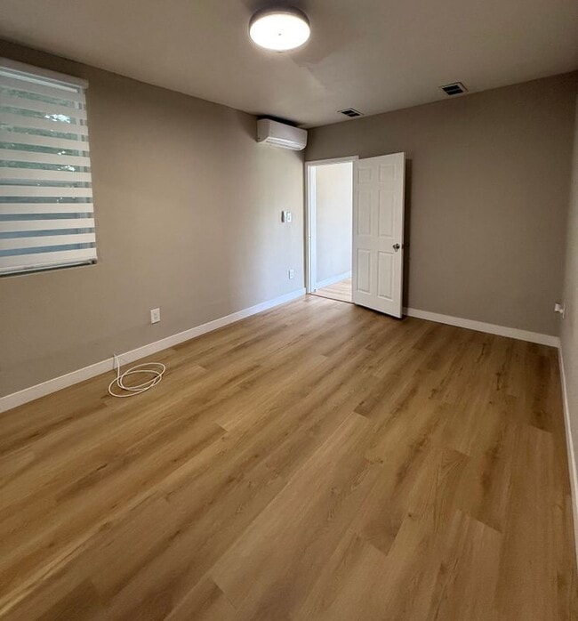 Photo - 815 N Sparks St Unit Studio