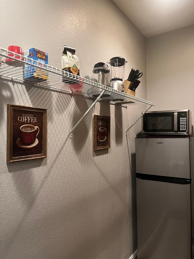 Building Photo - 8418 Lourenco Ln Unit KingstonIn-Law