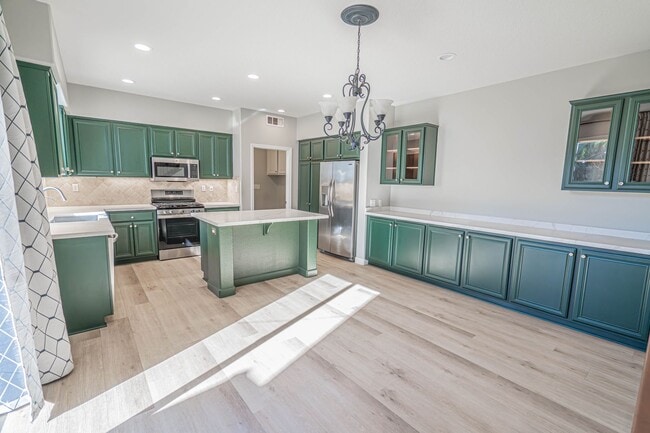 Photo - Spacious 4-Bedroom Townhome with Downstairs Bed/Bath in Creekside!