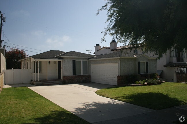 Nice home 1 block from MB Mall - 1134 22nd St Rental