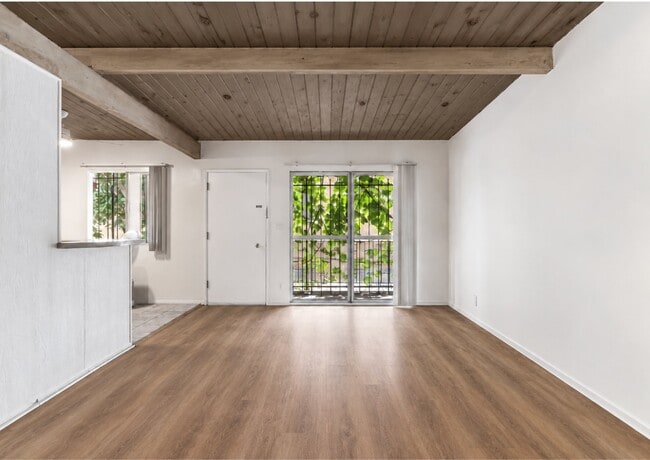 Building Photo - 826 S Grand View St Unit 7