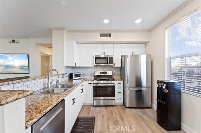 Building Photo - 1801 E Katella Ave Unit 3027