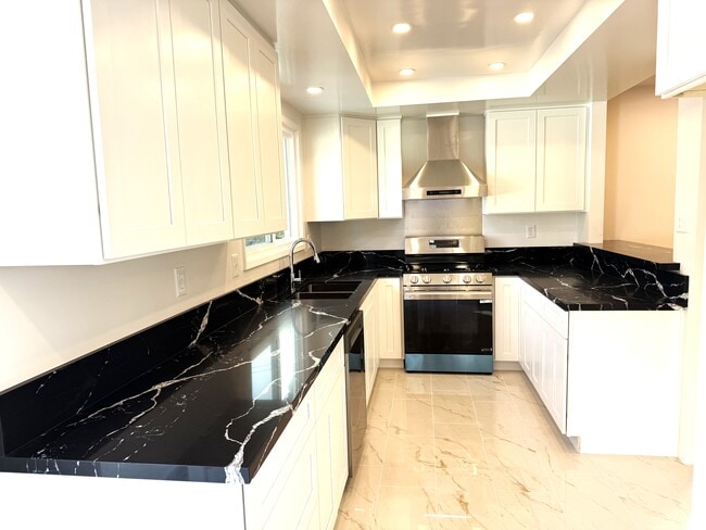 Photo - 3650 Hackett Ave