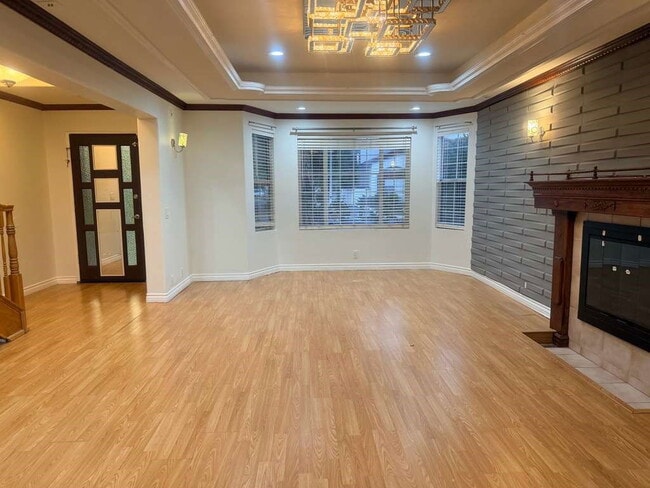 Photo - 19608 Runnymede St