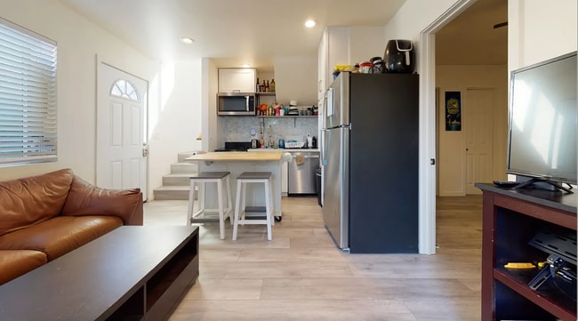 Building Photo - 6252 Dorothy Dr