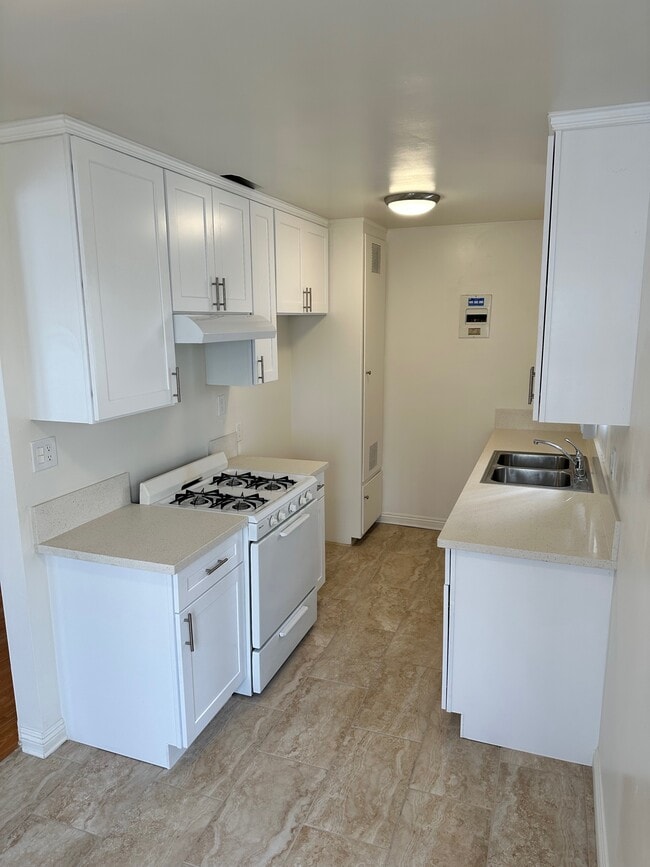 Photo - 10850 Landale St Unit 3
