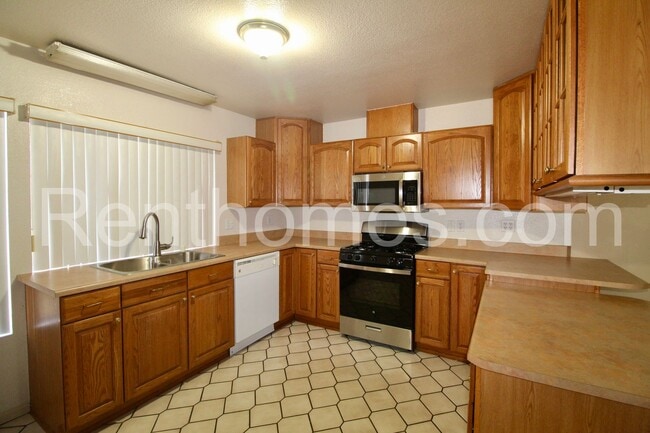 Photo - 10952 Parkdale Ave