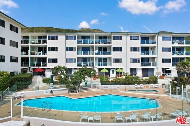 Building Photo - 22548 CA-1 Unit 303