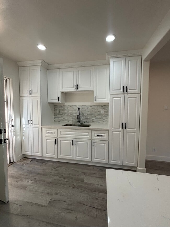 Photo - 5848 Gardenia Ave