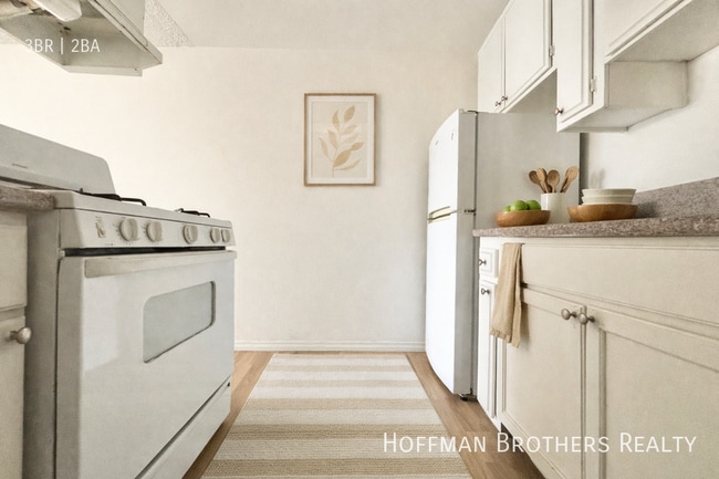 Photo - 316 E Hyde Park Blvd Unit 2