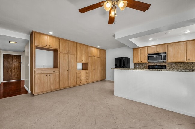 Photo - 810 Edgewood St Unit 105