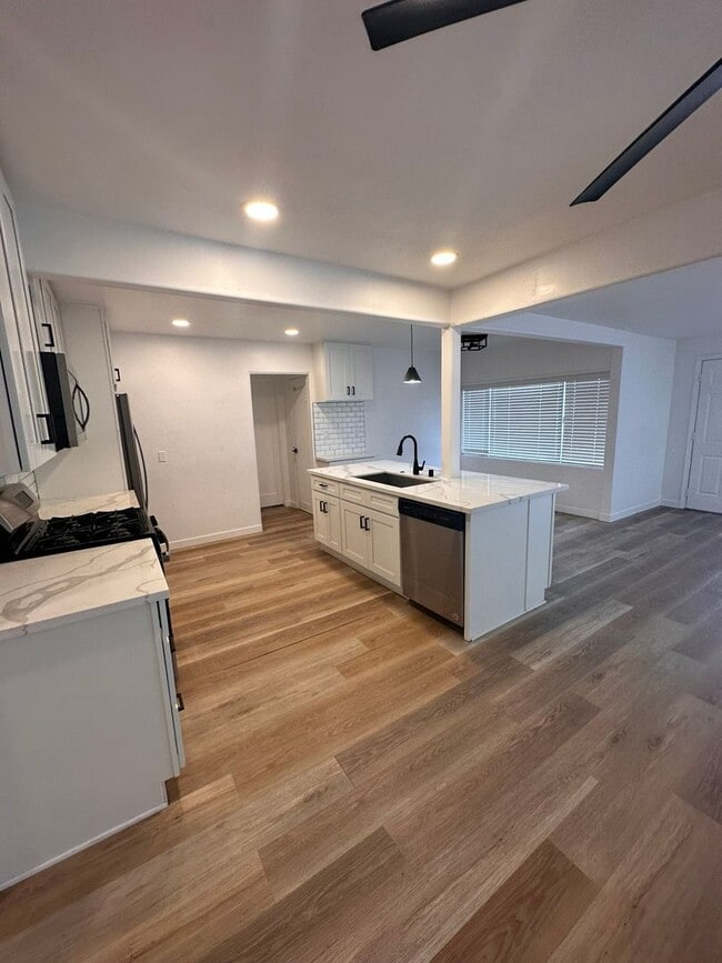 Photo - 6249-6253 Mary Lane Dr Unit 6251