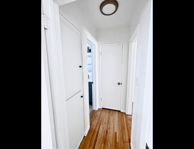 Photo - Spacious 1 & 2 Bedroom Apartments