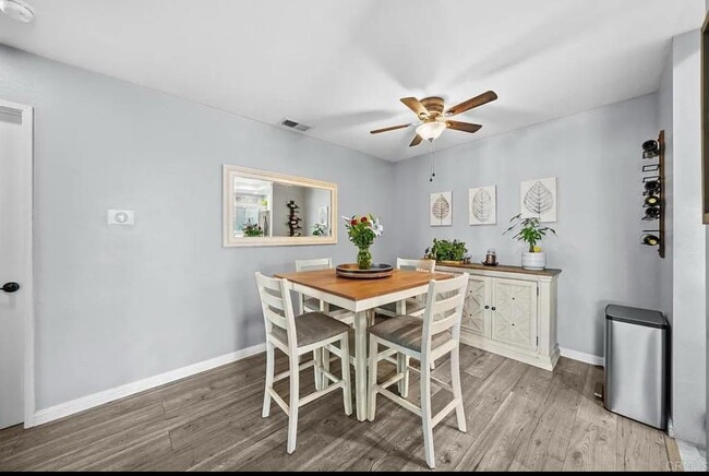 Building Photo - "Charming 1-Bedroom Apartment with Hardwoo...