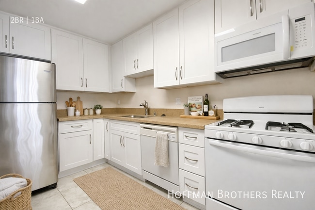 Photo - 1220 N Harper Ave Unit 4