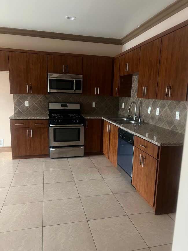 Building Photo - Rubio Villas