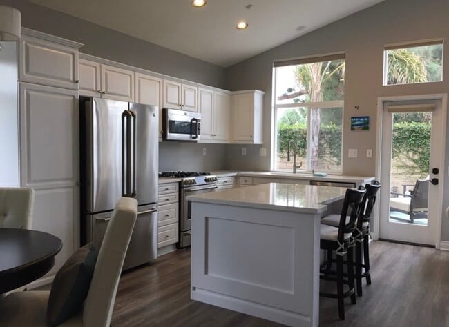 Photo - 797 Bennett Ave