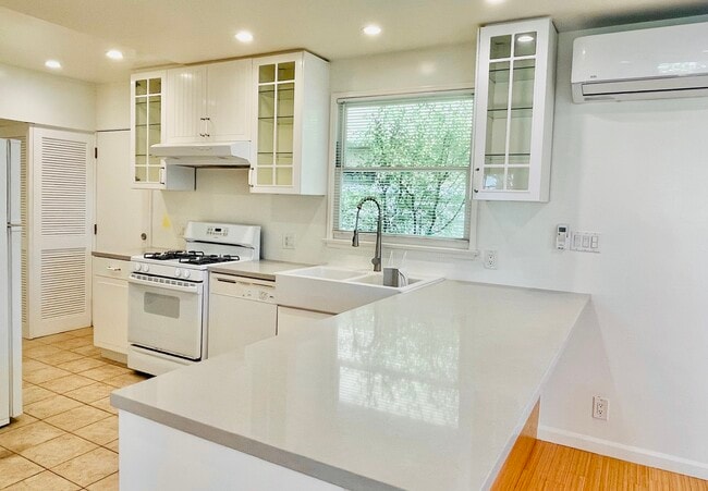 Building Photo - 12114 Ohio Ave