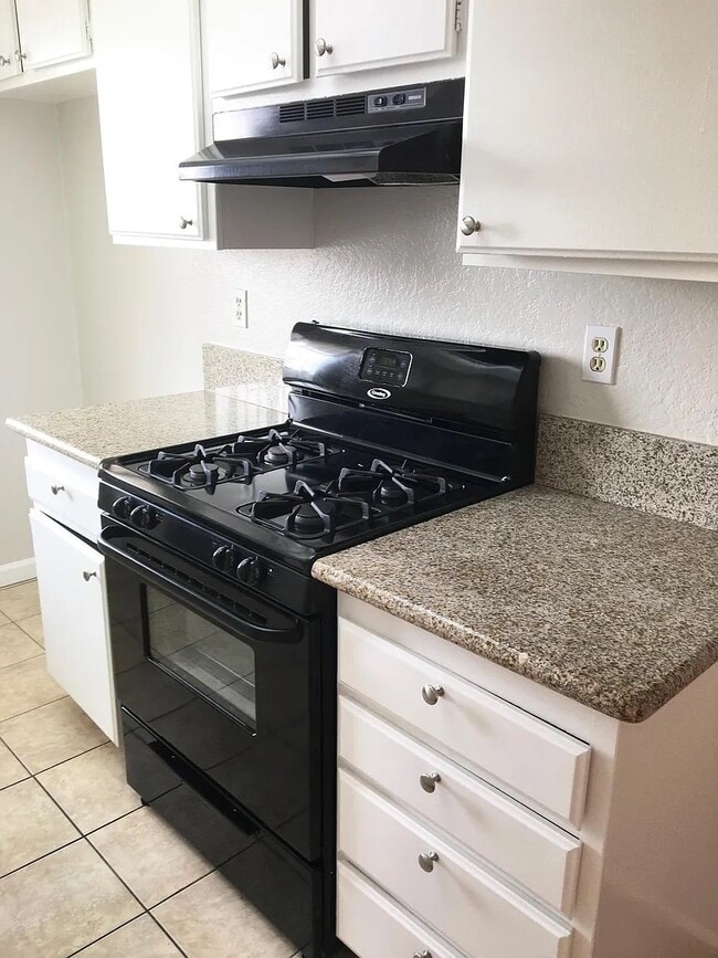 Photo - 700 E Cedar Ave Unit 205