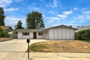 Photo - 7006 Helmsdale Rd
