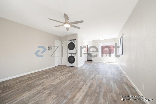 Photo - 955 Postal Way