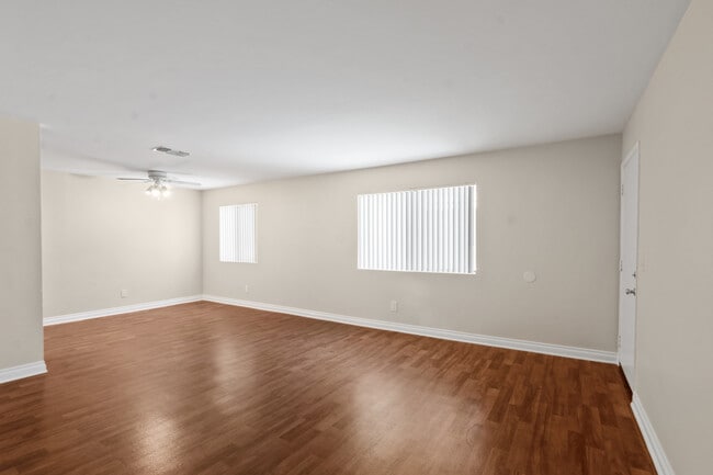 Photo - Emerald Court Apartments
