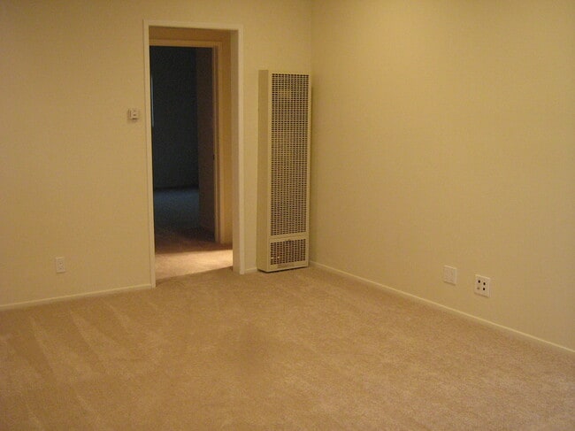 125A Living Room - 125 Gull St Unit 125A