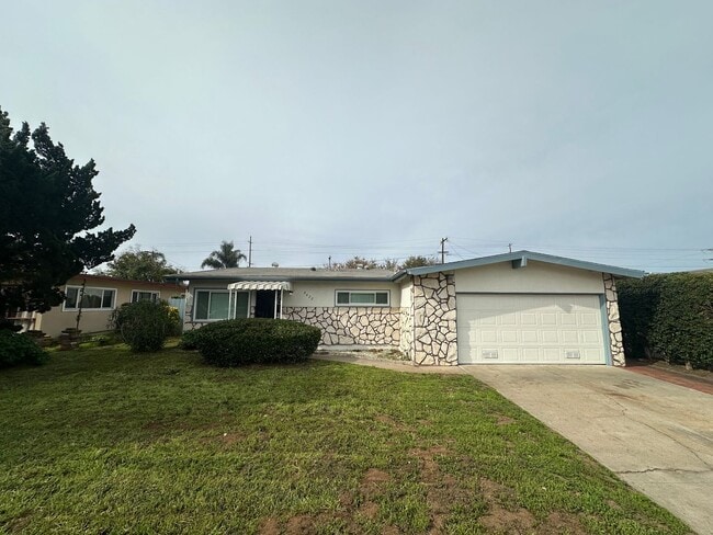 Building Photo - Charming 3B/2BA House w/ Attached Garage & Washer/Dryer in Clairemont!